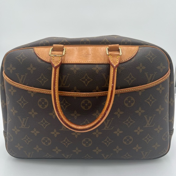 Louis Vuitton Handbags - Authentic Louis Vuitton Monogram Deauville bag (Preowned)